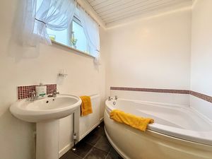 Photo 19- click for photo gallery